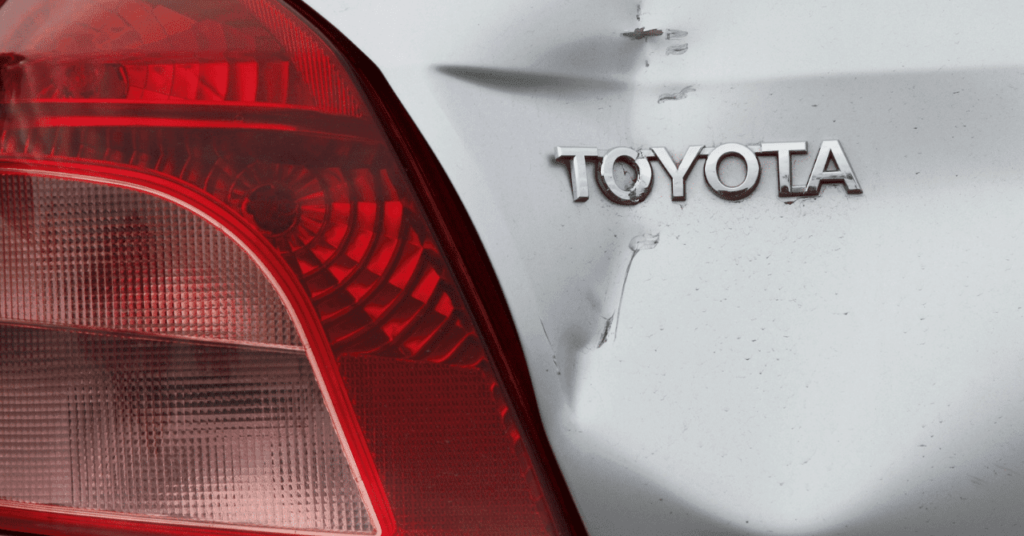 事故車のプリウス