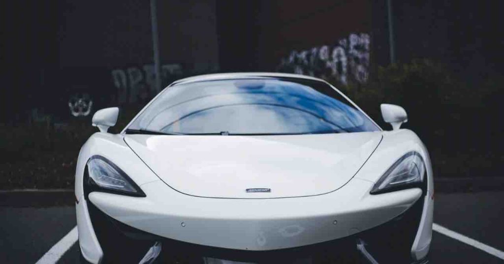 人気のない車や高級車は値段が安くなる