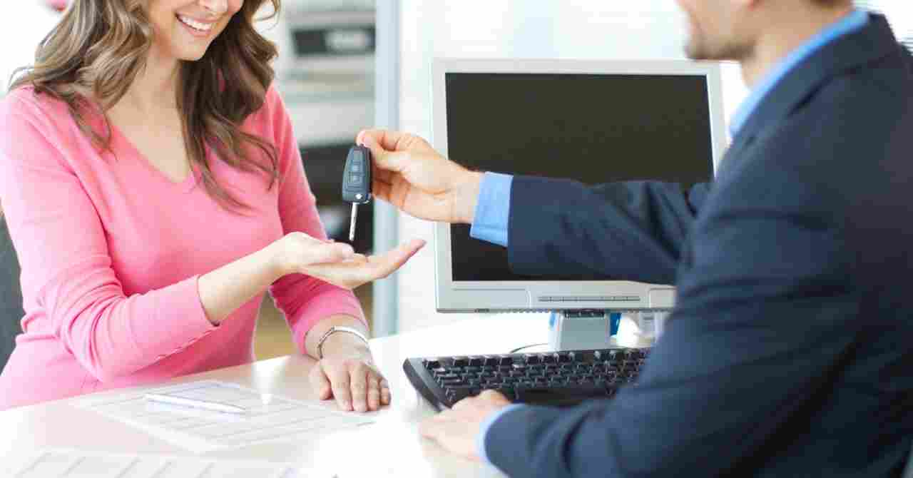 50代女性が車を買い替える際の注意点