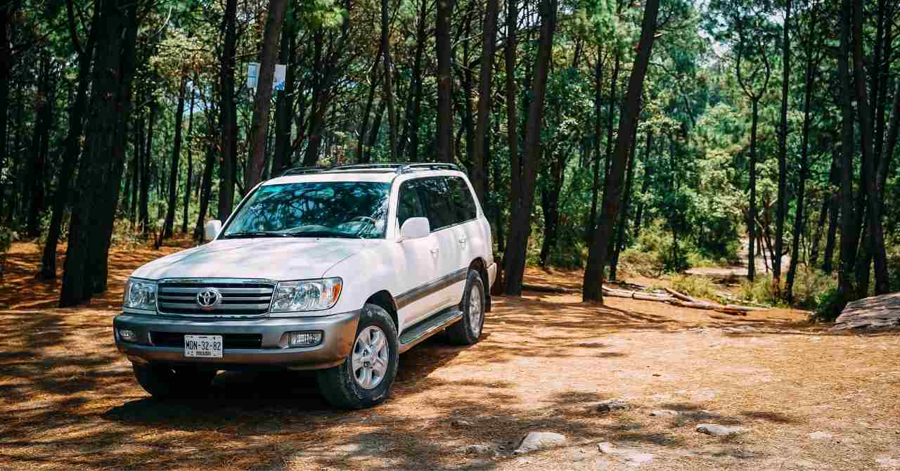 アウドドアは4WDでないとだめ