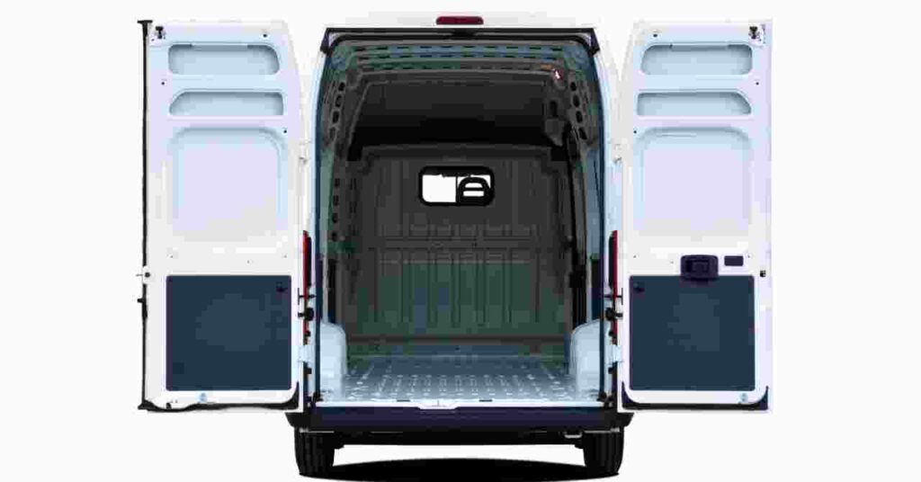 中古車まで選択肢を広げる