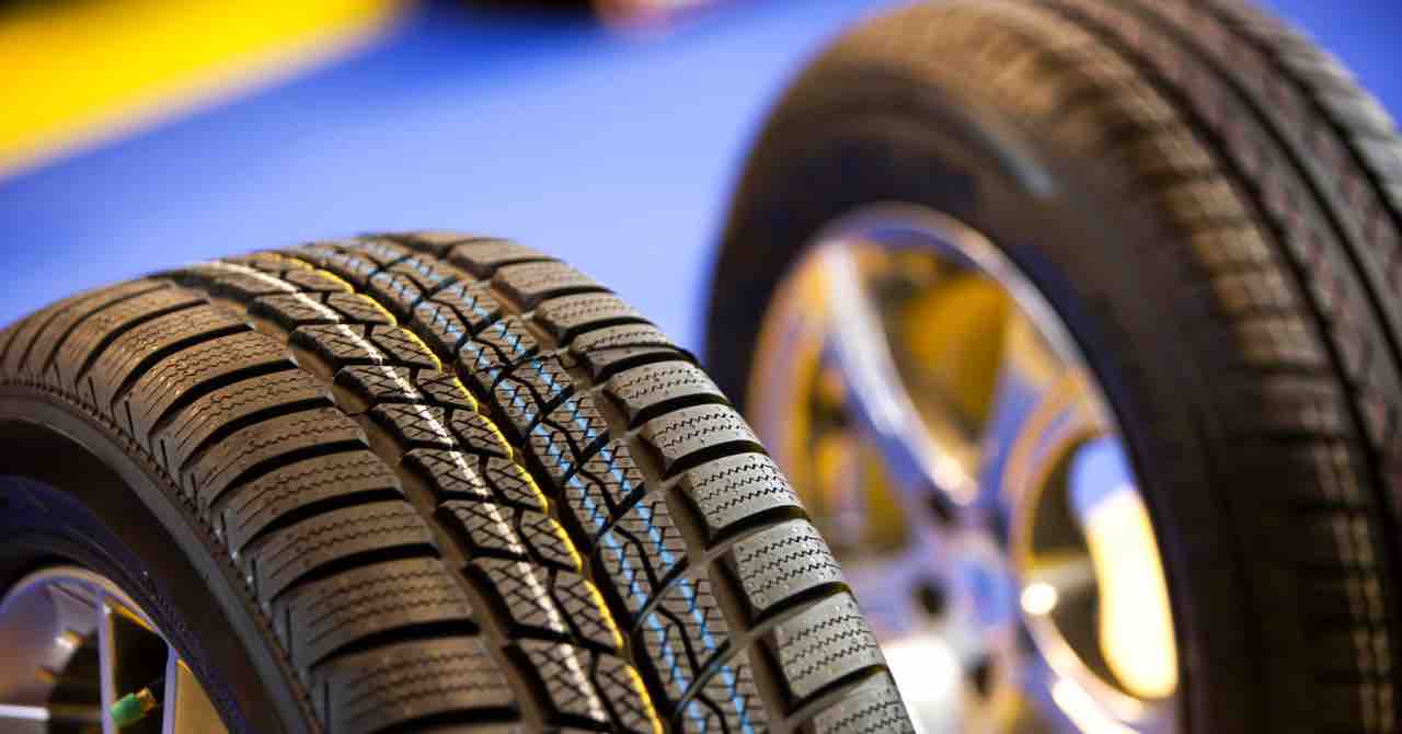 アップガレージ＆フジ・コーポとのタイヤホイール買取比較